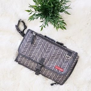 Skip Hop Pronto Changing Station